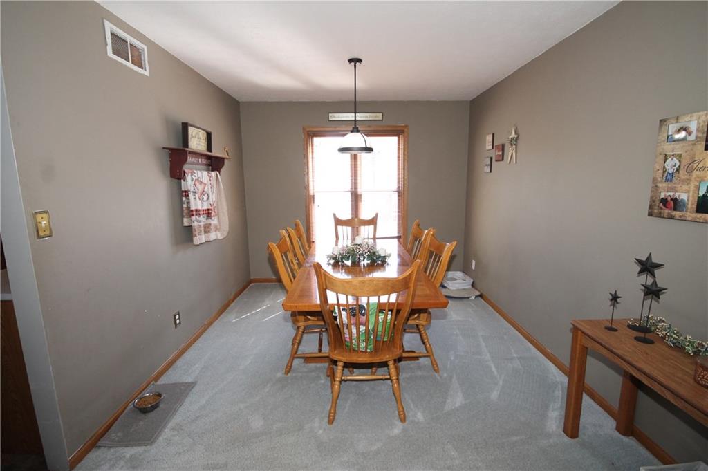 4339 River Road Columbus, IN 47203 - Photo 6 of 46