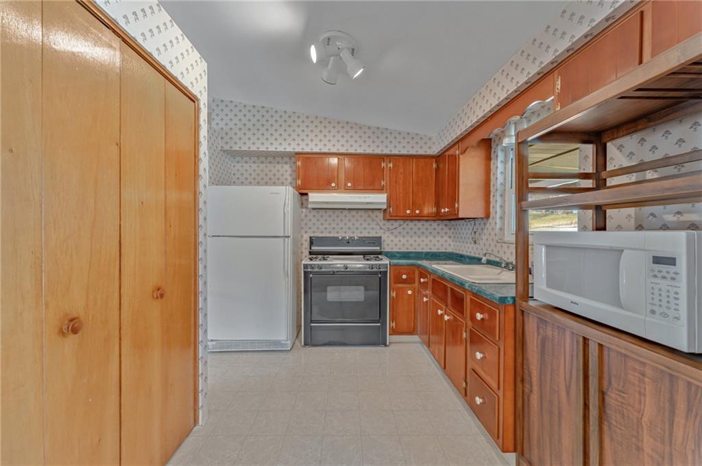 1718 O'Block Road Pittsburgh, PA 15239 - Photo 10 of 24 Gallery Image 10