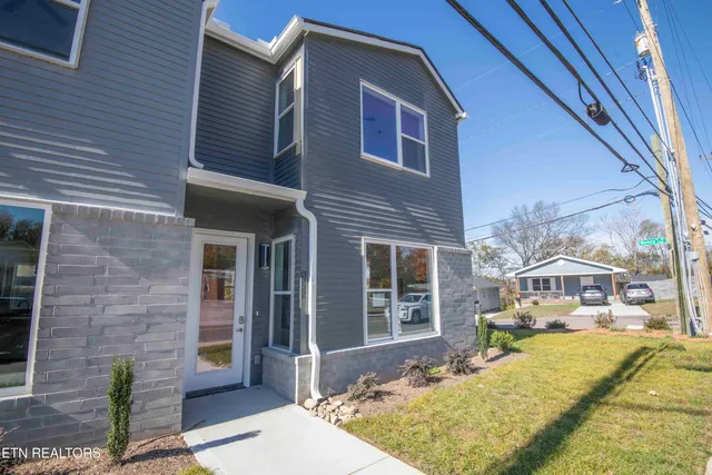 $349,900 | 2727 Whittle Springs Road, Knoxville, TN 37917