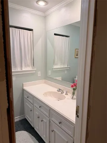 $288,000 | 1202 Red Oak Street, Ennis, TX 75119