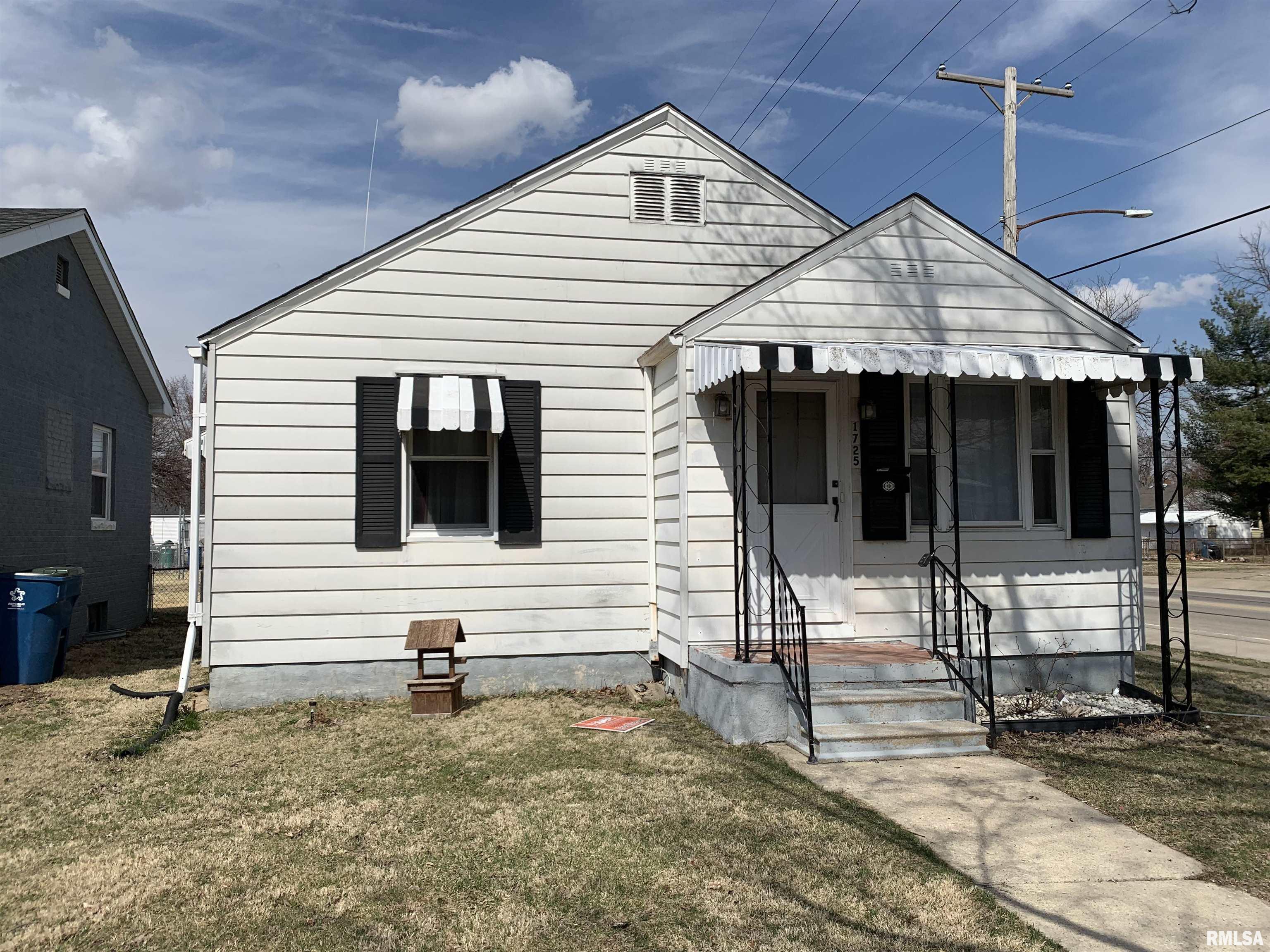 1725 East Keys Avenue Springfield, IL 62702 - Photo 1 of 1