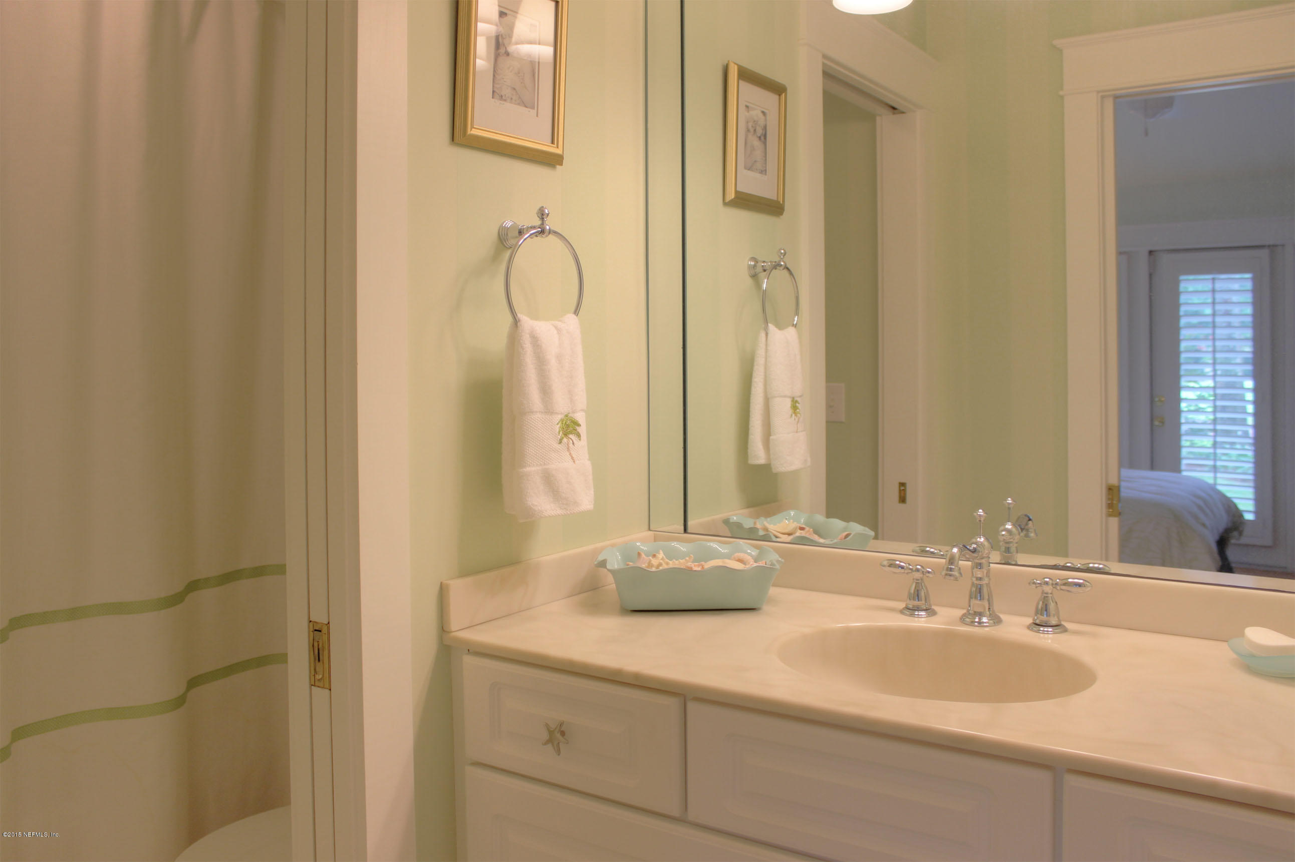 11 Willow Pond Road Fernandina Beach, FL 32034 - Photo 22 of 23 n1guestbath1-sm