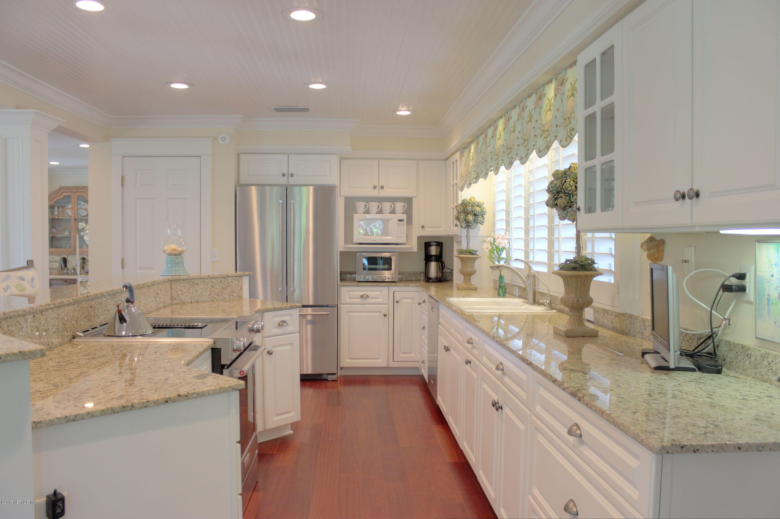 11 Willow Pond Road Fernandina Beach, FL 32034 - Photo 8 of 23 llkitchen2-sm