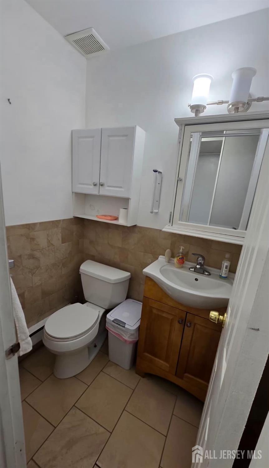 7 Stradford Road Sayreville, NJ 08859 - Photo 12 of 38