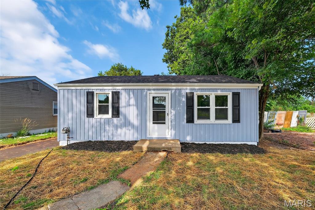 8509 MacKenzie Road St. Louis, MO 63123 - Photo 1 of 23