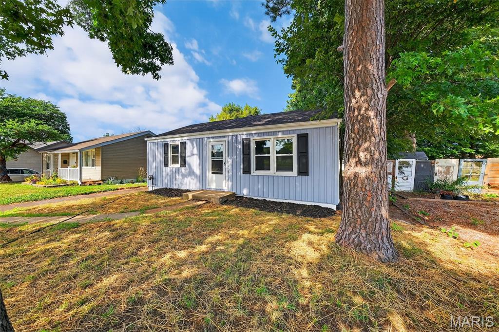 8509 MacKenzie Road St. Louis, MO 63123 - Photo 2 of 23