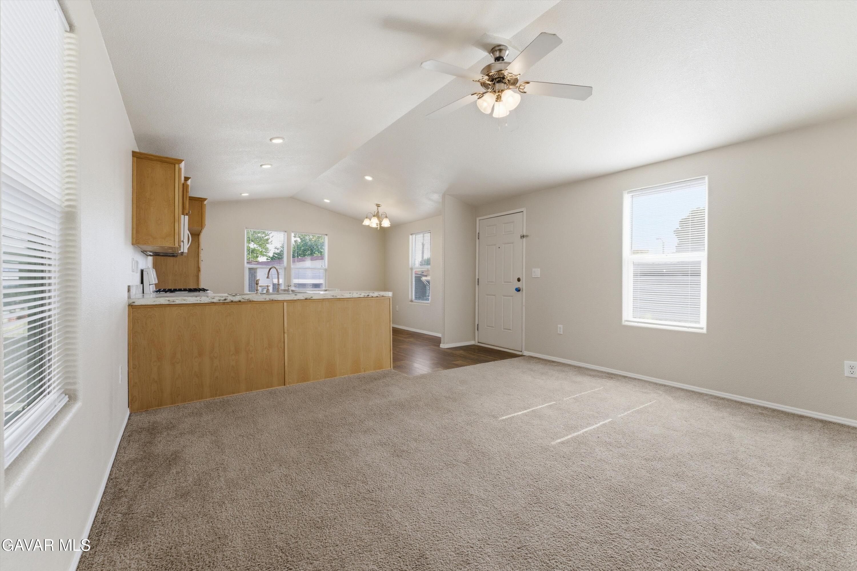 20683 Waalew Road Apple Valley, CA 92307 - Photo 7 of 33 06-JYP06326