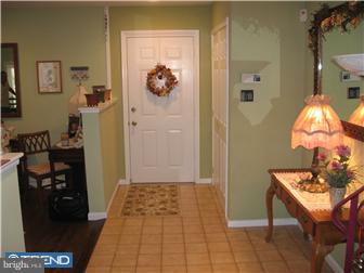 512 Wingate Road Abington, PA 19006 - Photo 2 of 12 Foyer