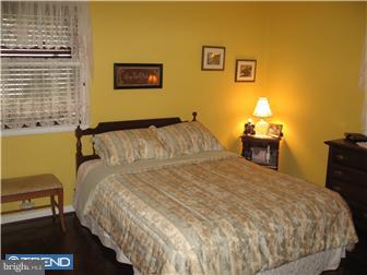 512 Wingate Road Abington, PA 19006 - Photo 8 of 12 Bedroom - Main