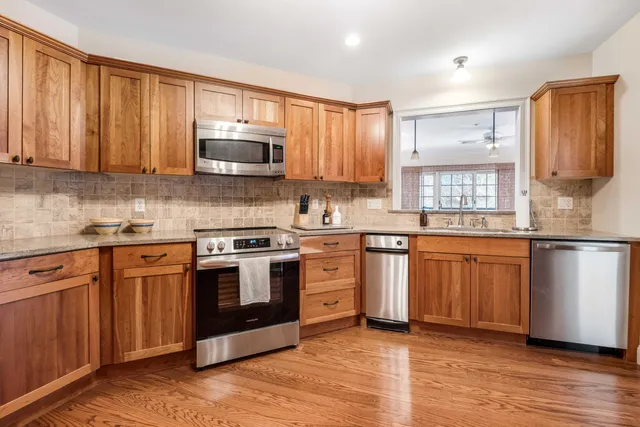 $699,900 | 100 Shepard's Cove Road, Unit G107, Kittery, ME 03904