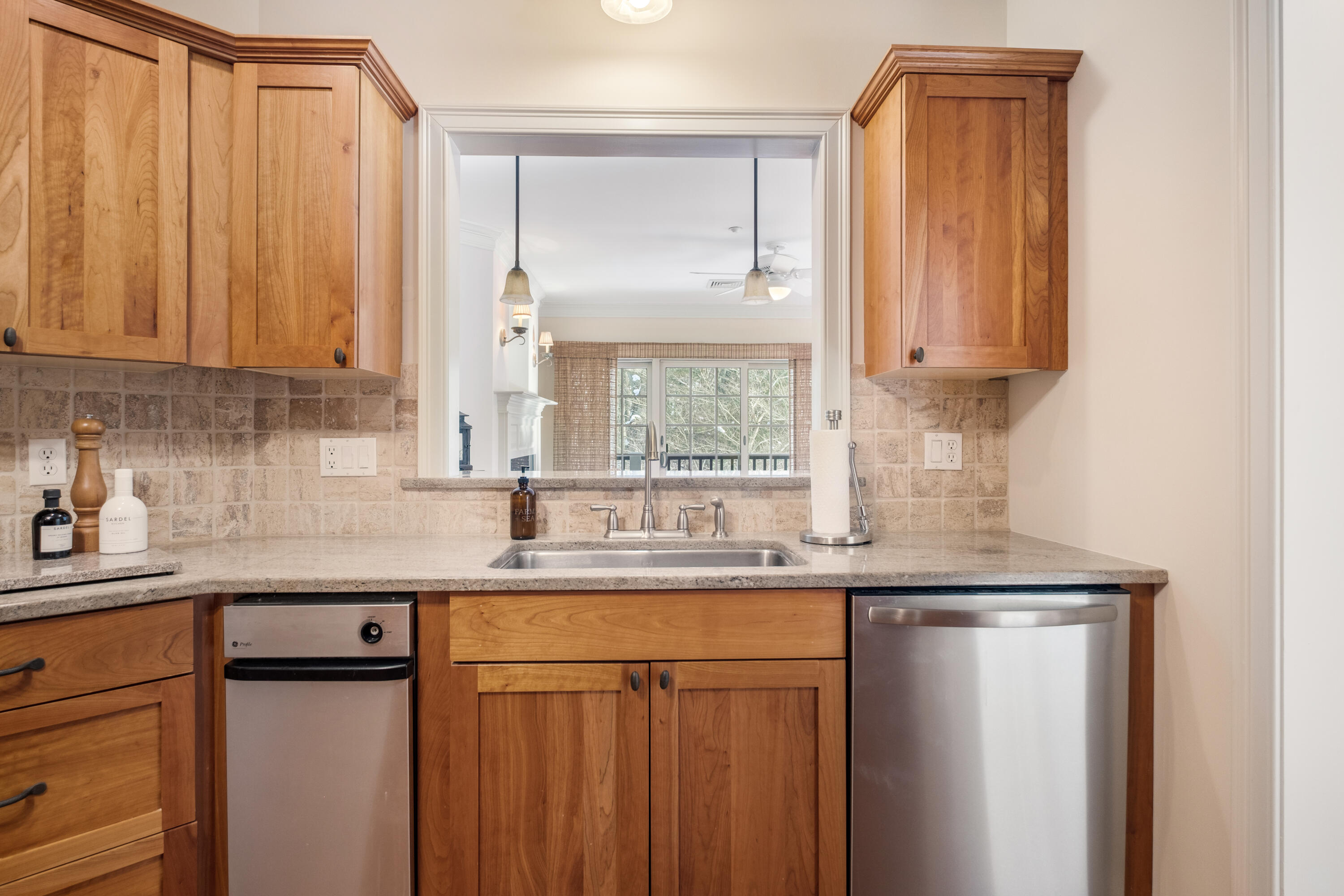 100 Shepard's Cove Road, Unit G107 Kittery, ME 03904 - Photo 13 of 48 DSCF0672