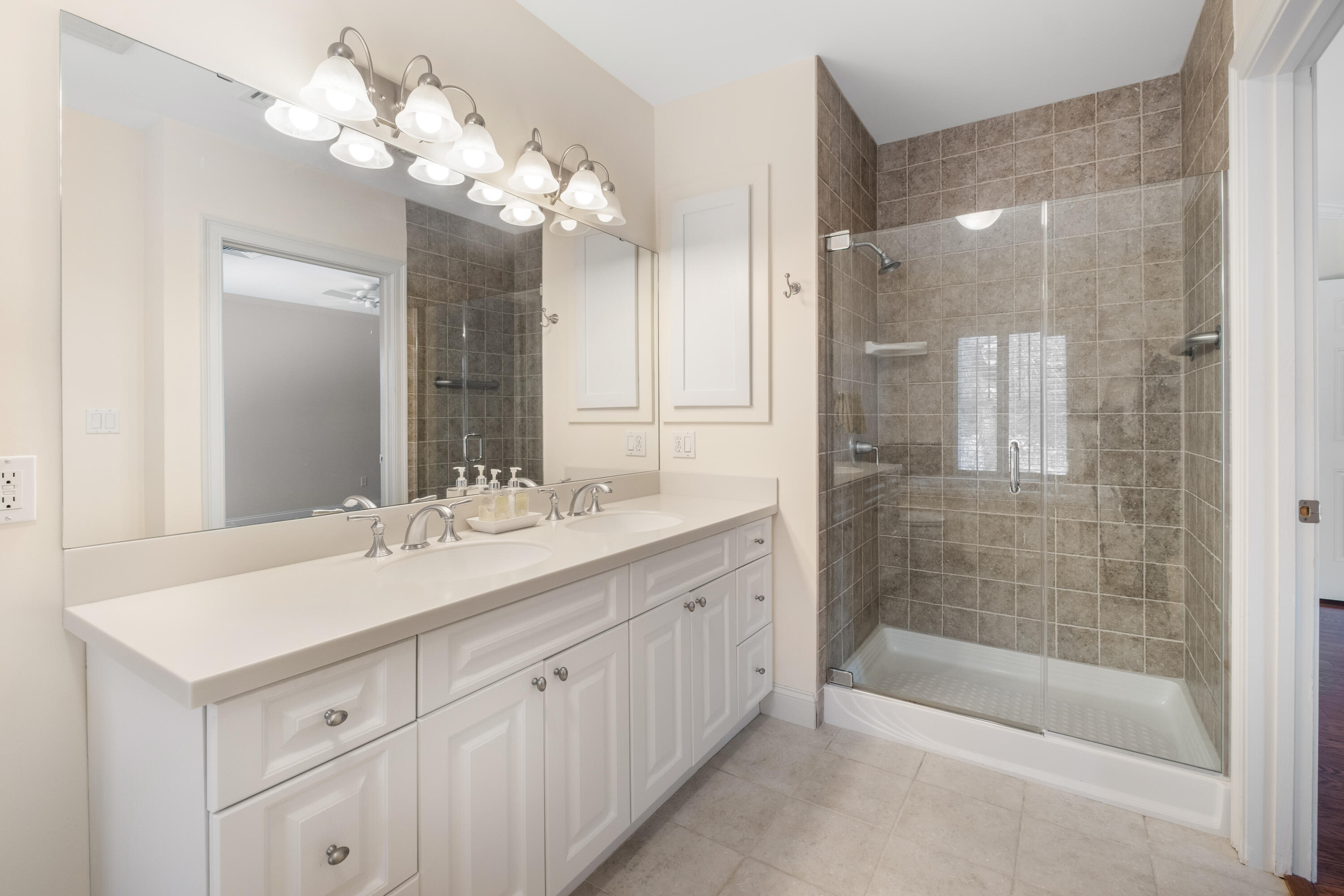 100 Shepard's Cove Road, Unit G107 Kittery, ME 03904 - Photo 26 of 48 DSCF0724