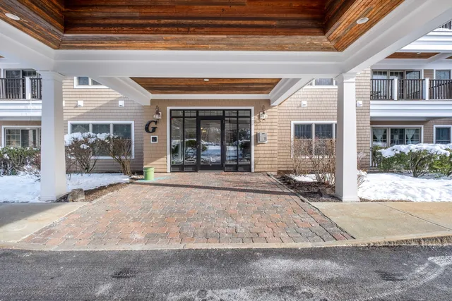 $699,900 | 100 Shepard's Cove Road, Unit G107, Kittery, ME 03904