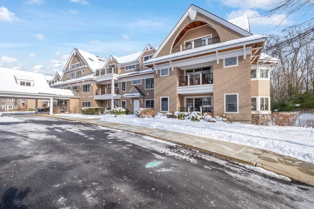 $699,900 | 100 Shepard's Cove Road, Unit G107, Kittery, ME 03904