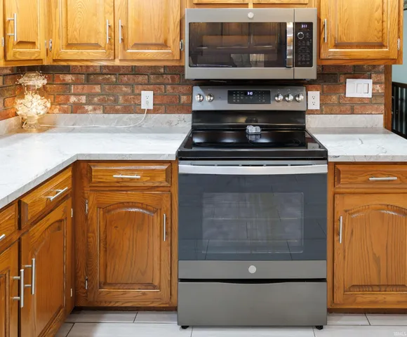 $450,000 | 3165 Hazelwood Drive, Vincennes, IN 47591