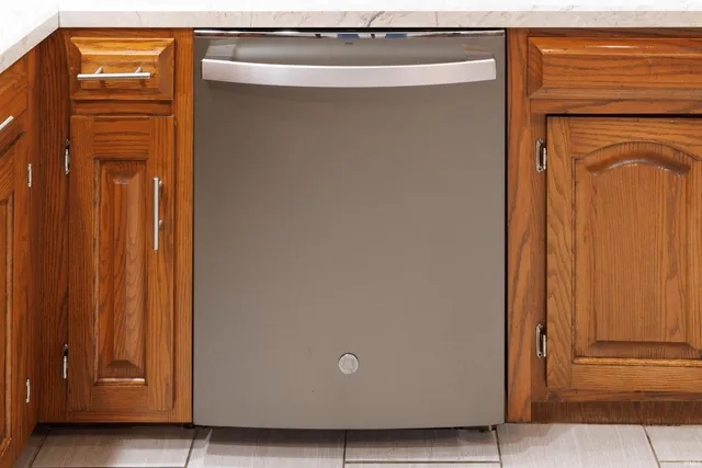 $450,000 | 3165 Hazelwood Drive, Vincennes, IN 47591