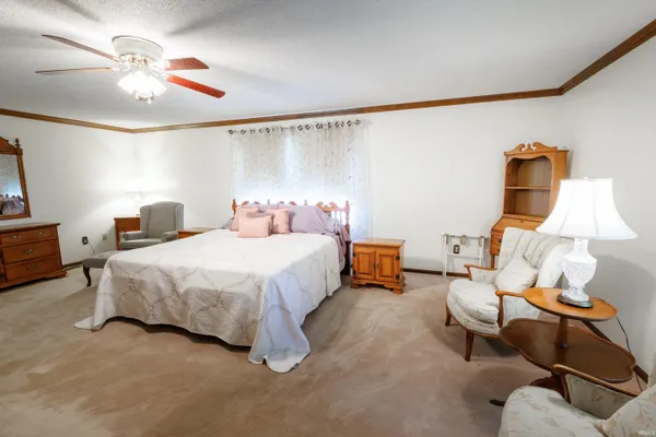 $399,999 | 3165 Hazelwood Drive, Vincennes, IN 47591