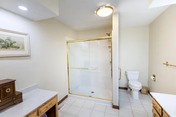 $399,999 | 3165 Hazelwood Drive, Vincennes, IN 47591