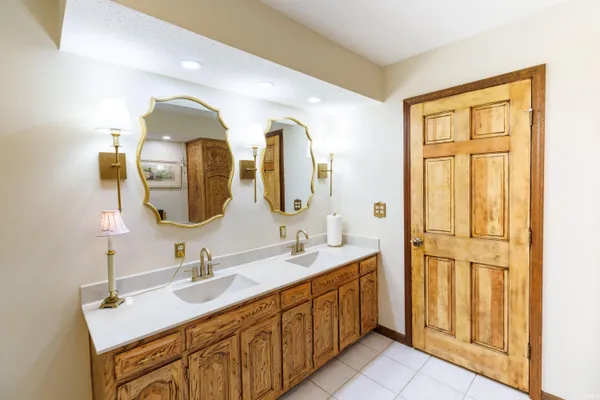 $399,999 | 3165 Hazelwood Drive, Vincennes, IN 47591