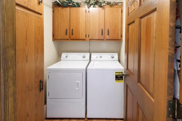 $399,999 | 3165 Hazelwood Drive, Vincennes, IN 47591