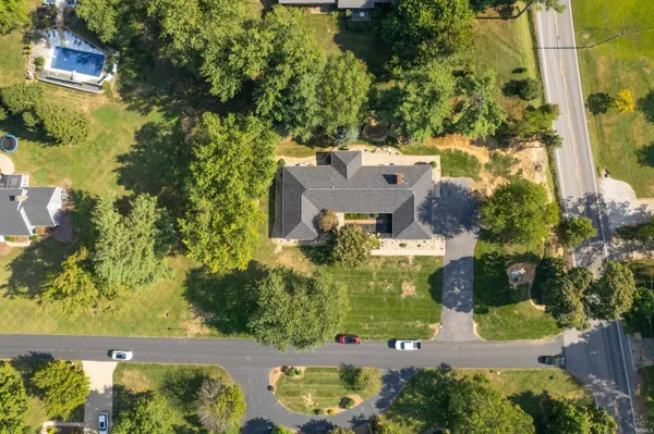 $399,999 | 3165 Hazelwood Drive, Vincennes, IN 47591