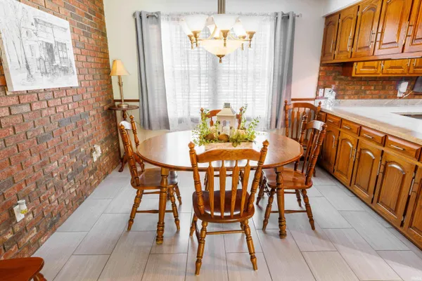 $399,999 | 3165 Hazelwood Drive, Vincennes, IN 47591