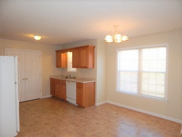 604 Avondale Road Oak Grove, KY 42262 - Photo 5 of 9