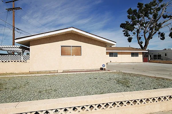 $350,000 | 1105 Bigger Street, Barstow, CA 92311