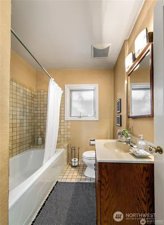 $6,800 | 707 Lake Washington Boulevard South, Seattle, WA 98144