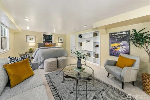 $6,800 | 707 Lake Washington Boulevard South, Seattle, WA 98144