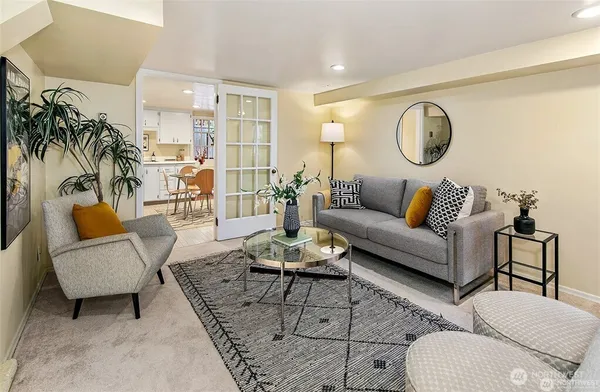 $6,800 | 707 Lake Washington Boulevard South, Seattle, WA 98144