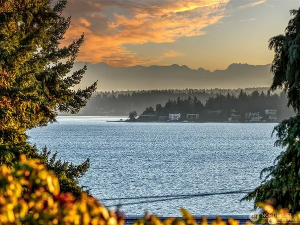 $6,800 | 707 Lake Washington Boulevard South, Seattle, WA 98144