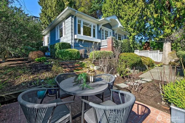 $6,800 | 707 Lake Washington Boulevard South, Seattle, WA 98144