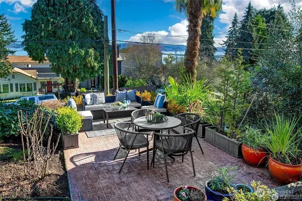 $6,800 | 707 Lake Washington Boulevard South, Seattle, WA 98144