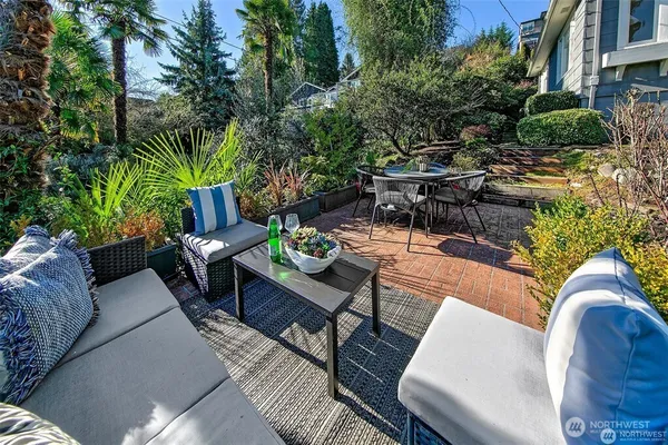 $6,800 | 707 Lake Washington Boulevard South, Seattle, WA 98144
