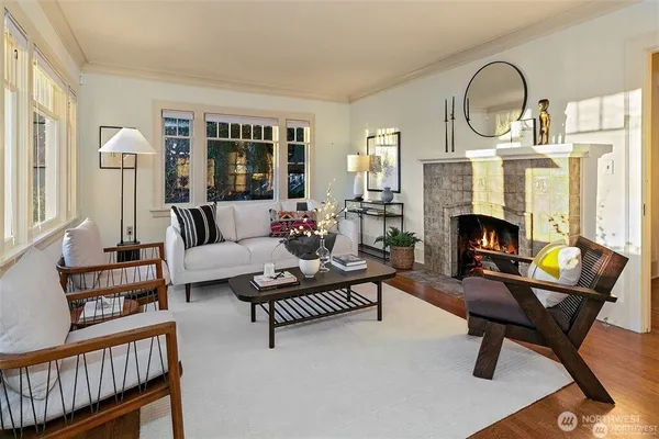 $6,800 | 707 Lake Washington Boulevard South, Seattle, WA 98144