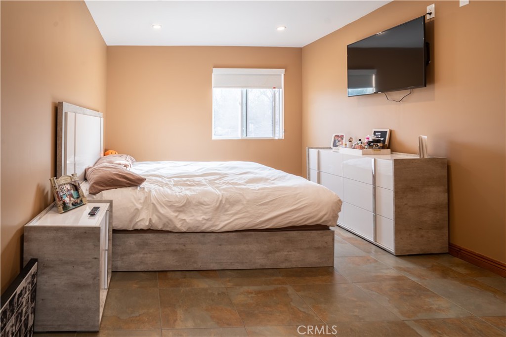 6930 Balcom Avenue Reseda, CA 91335 - Photo 30 of 38 Bedroom