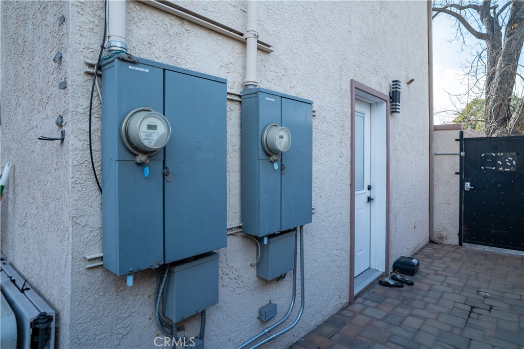 6930 Balcom Avenue Reseda, CA 91335 - Photo 38 of 38 Side