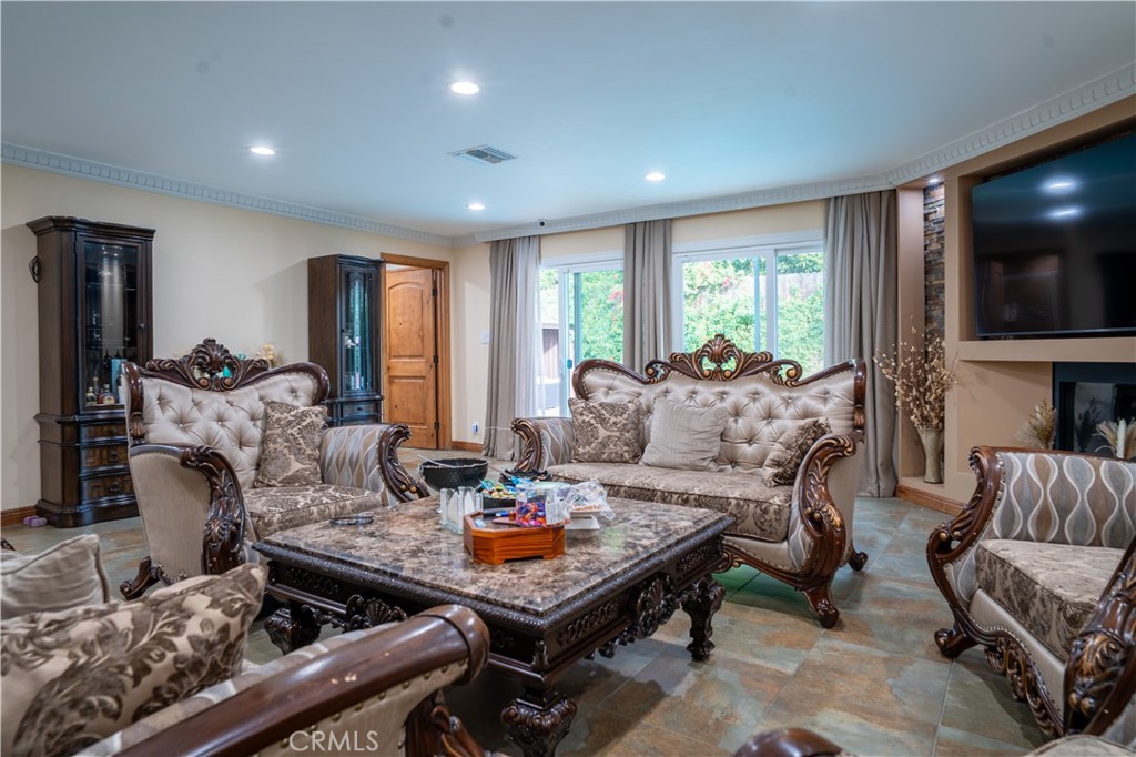 6930 Balcom Avenue Reseda, CA 91335 - Photo 7 of 38 Living Room