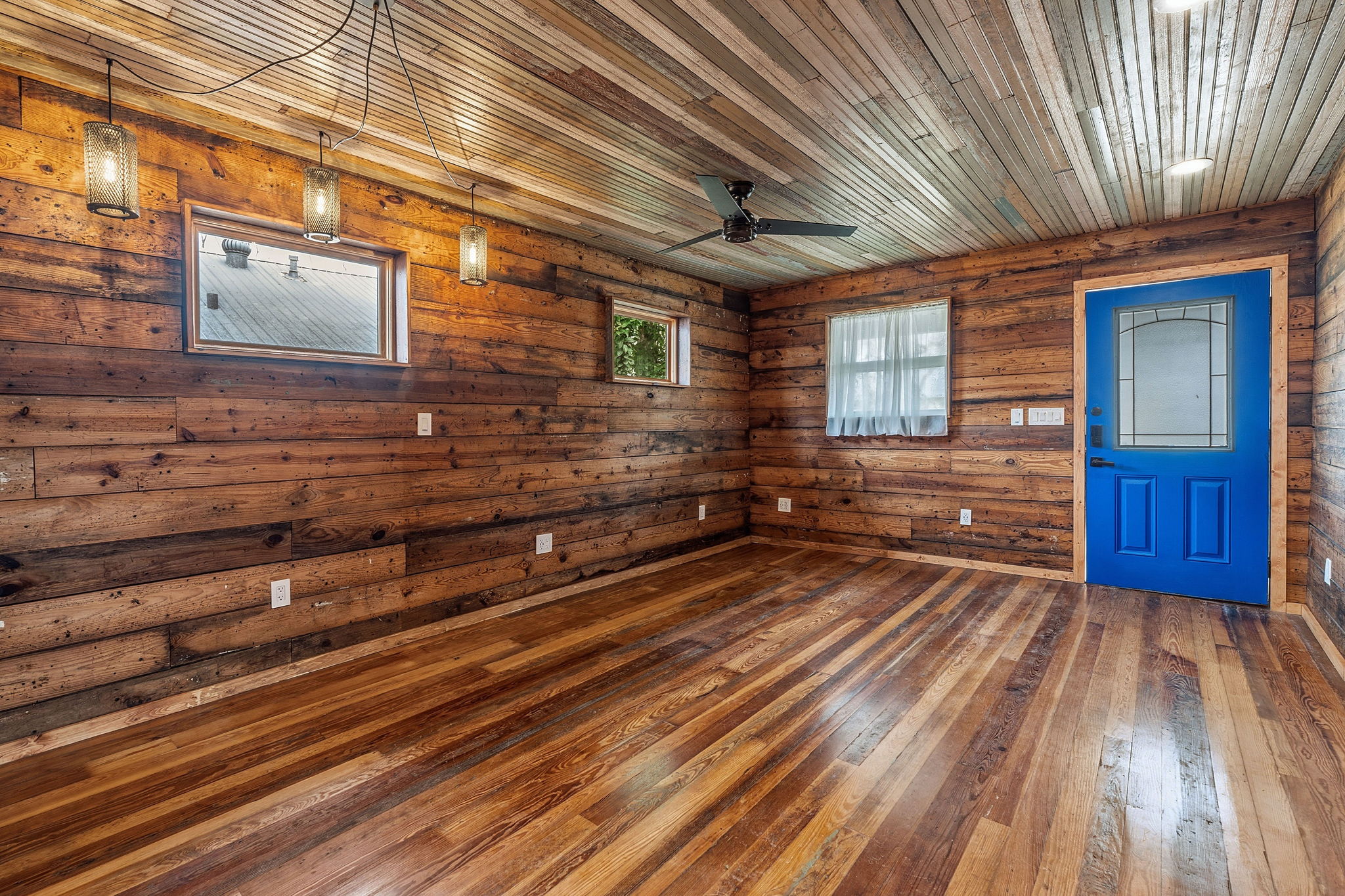 1148 Gunter Street Austin, TX 78721 - Photo 4 of 18 a view of backyard with wooden deck