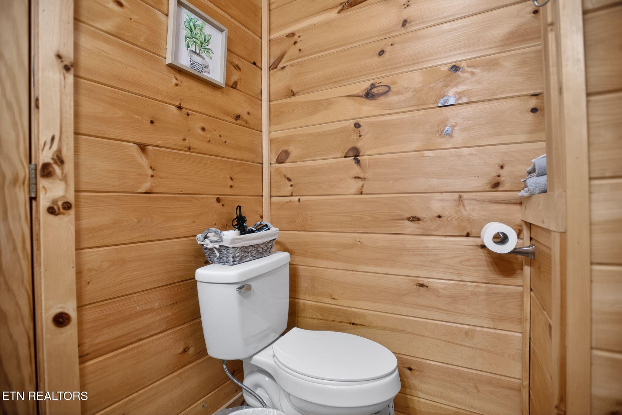 406 King Branch Road Sevierville, TN 37876 - Photo 16 of 25 30_406_King_Branch_Rd_Sevierville_TN_378