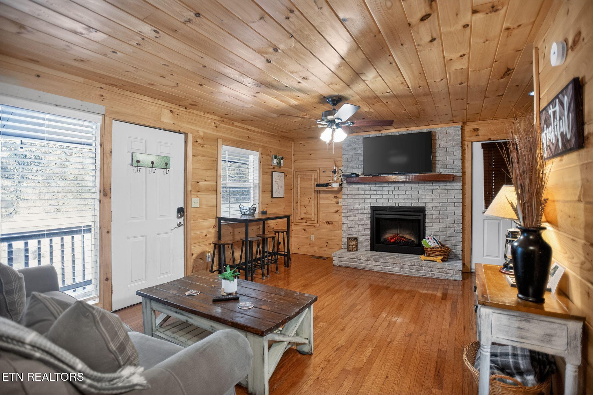 406 King Branch Road Sevierville, TN 37876 - Photo 3 of 25 18_406_King_Branch_Rd_Sevierville_TN_378