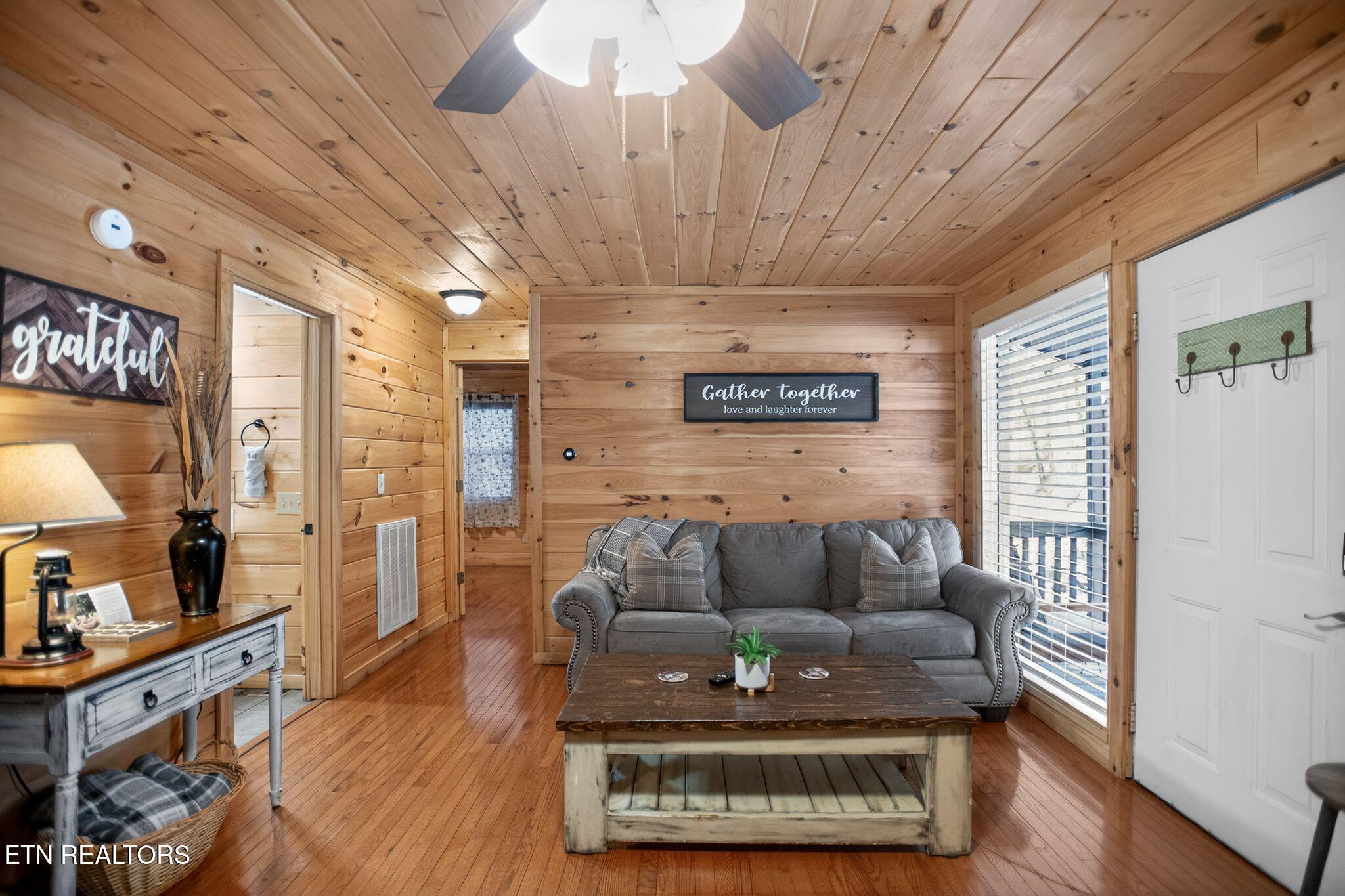 406 King Branch Road Sevierville, TN 37876 - Photo 6 of 25 19_406_King_Branch_Rd_Sevierville_TN_378