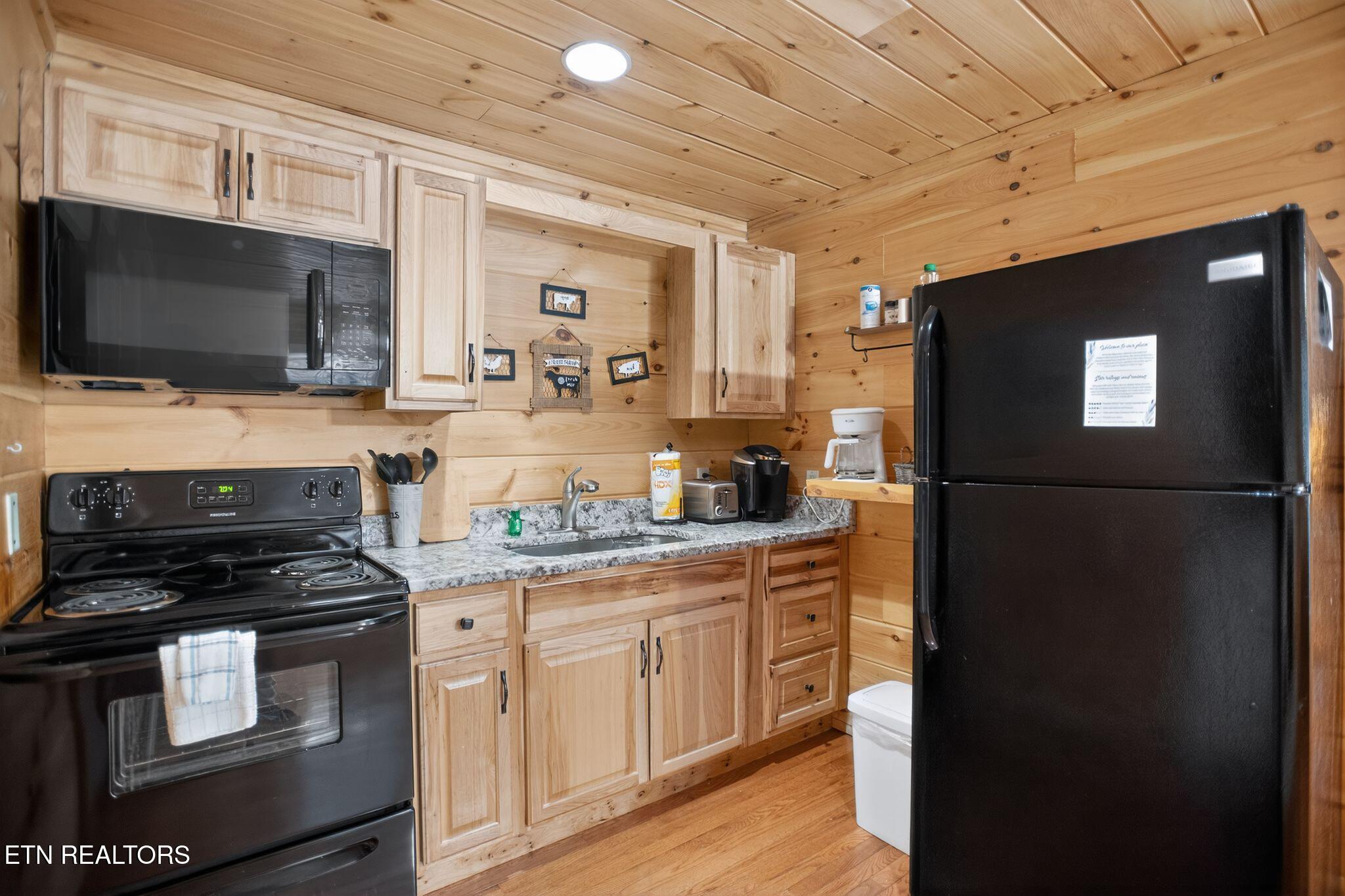 406 King Branch Road Sevierville, TN 37876 - Photo 10 of 25 23_406_King_Branch_Rd_Sevierville_TN_378