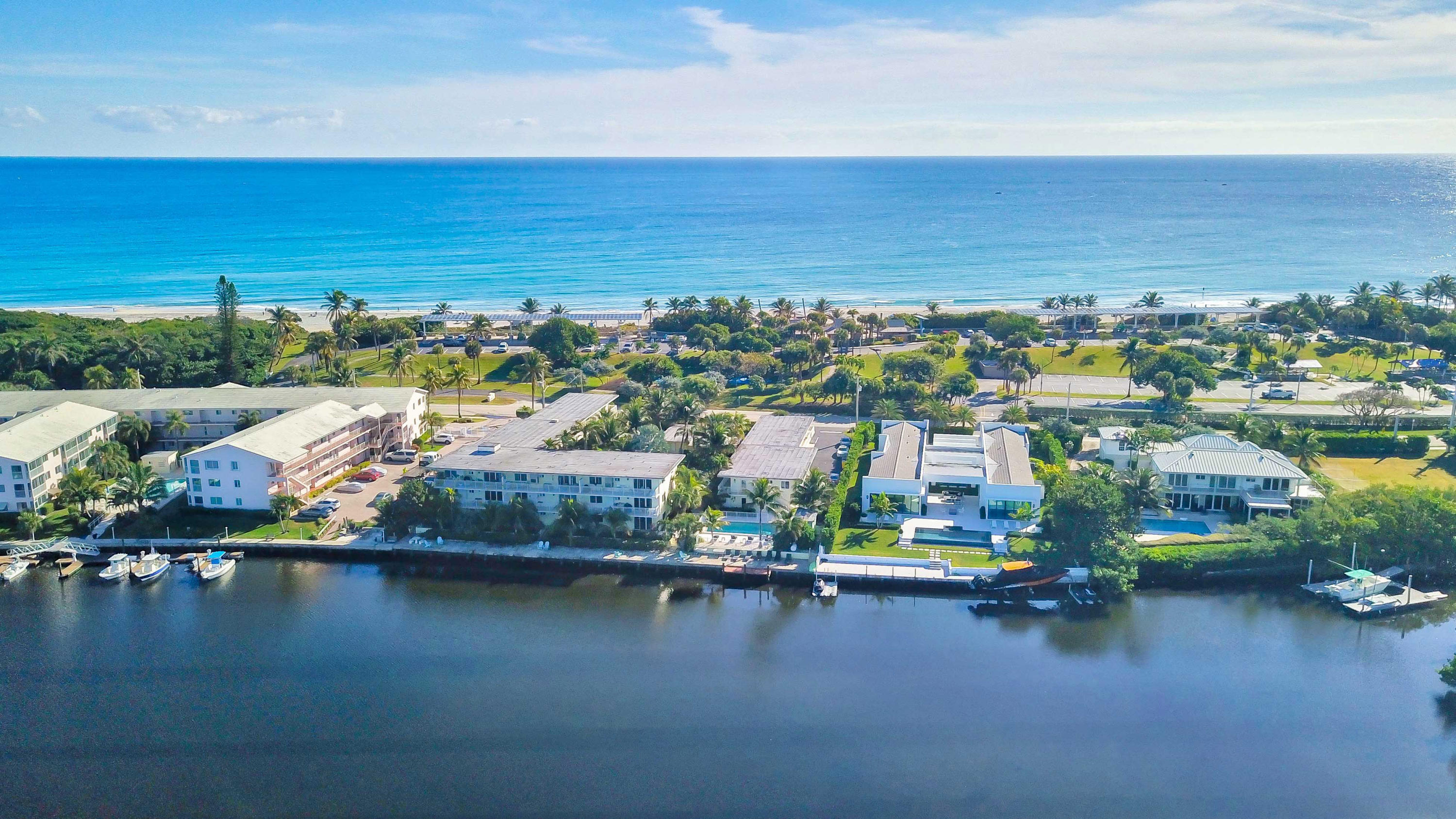 6520 North Ocean Boulevard, Unit 28 Ocean Ridge, FL 33435 - Photo 27 of 32 a view of a city