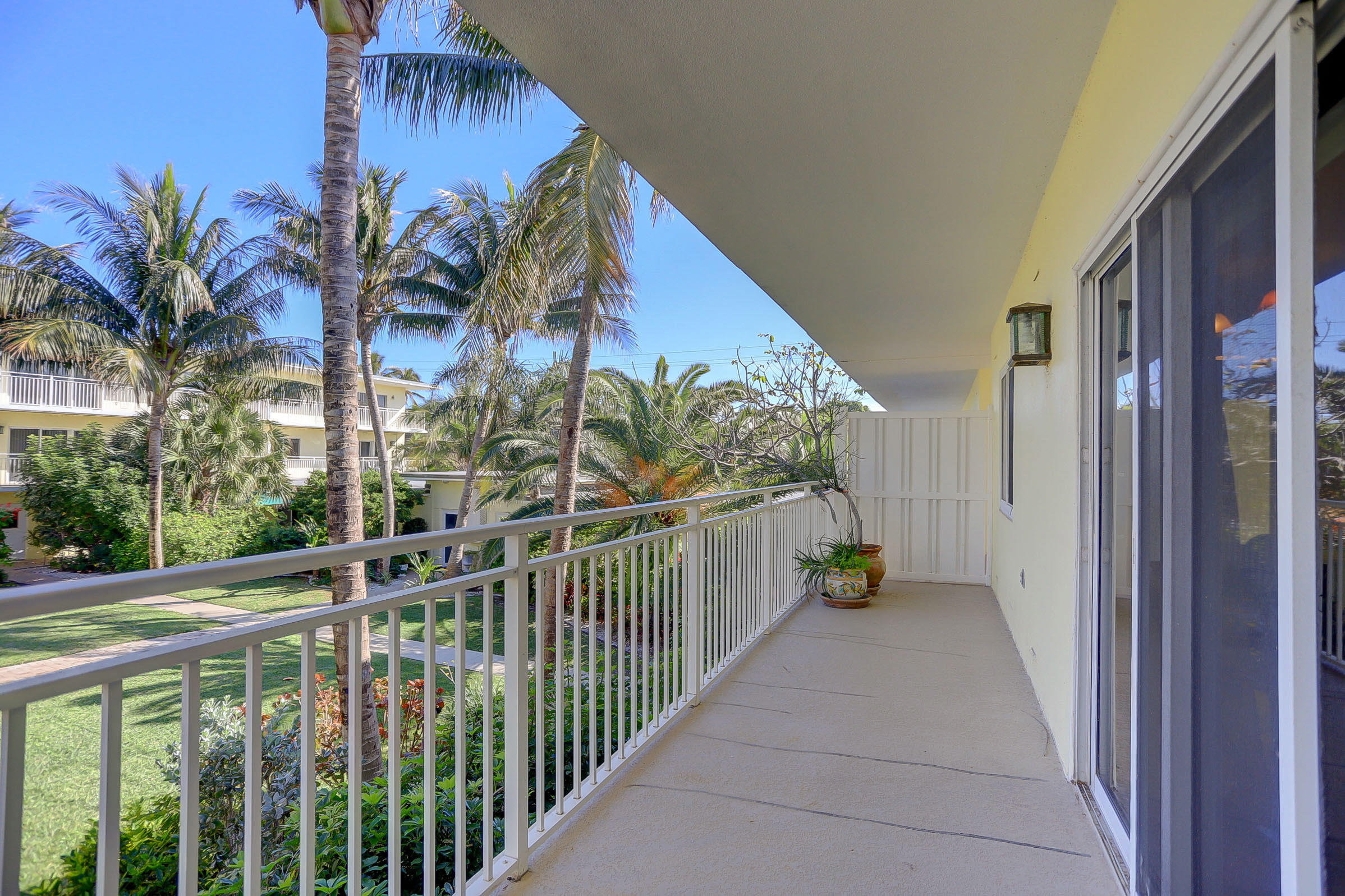 6520 North Ocean Boulevard, Unit 28 Ocean Ridge, FL 33435 - Photo 9 of 32 a view of a balcony