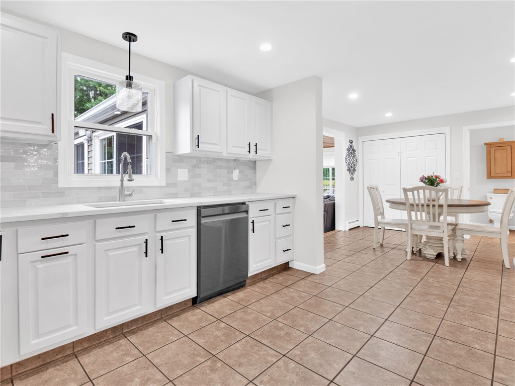 2 Brookfield Road Coventry, RI 02816 - Photo 21 of 43