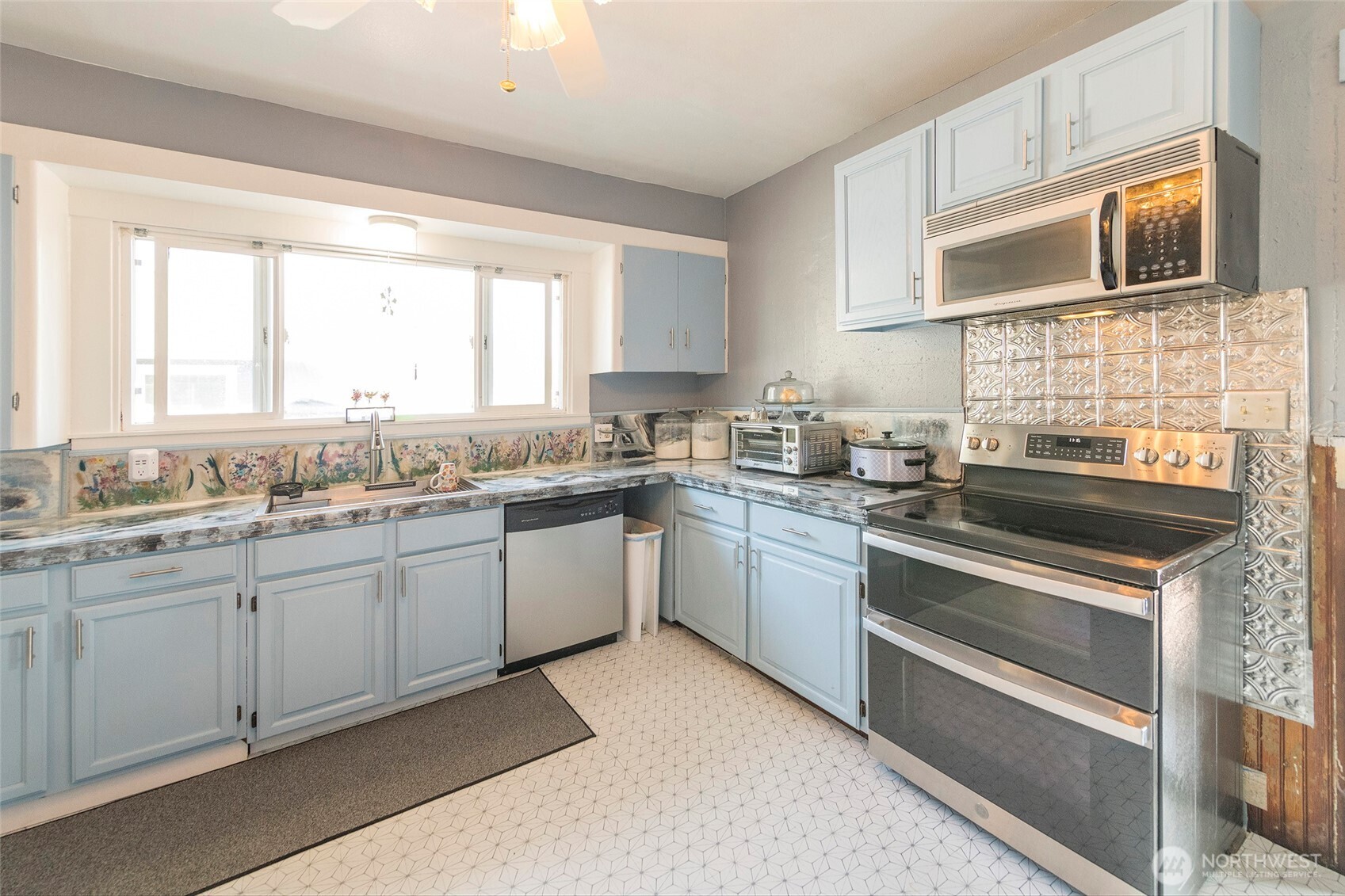 1111 Maple Street Everett, WA 98201 - Photo 11 of 27