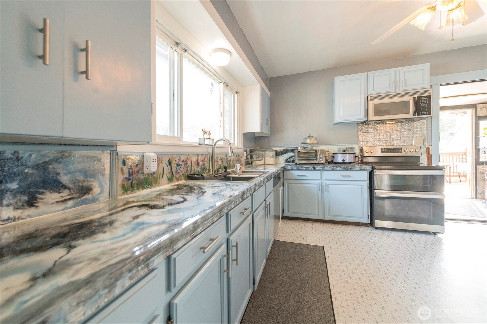 1111 Maple Street Everett, WA 98201 - Photo 12 of 27