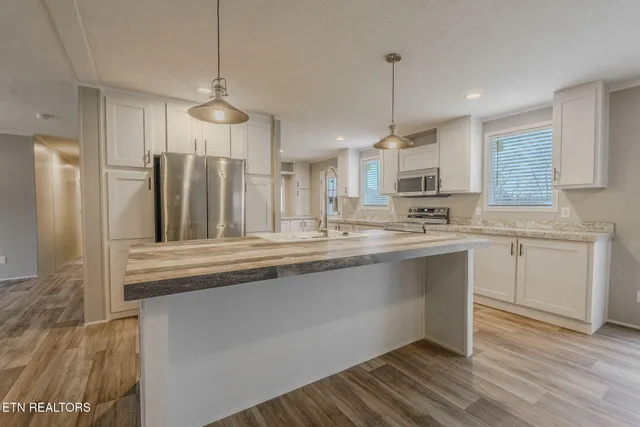 $430,000 | 271 Charlie Newberry Road, Lancing, TN 37770